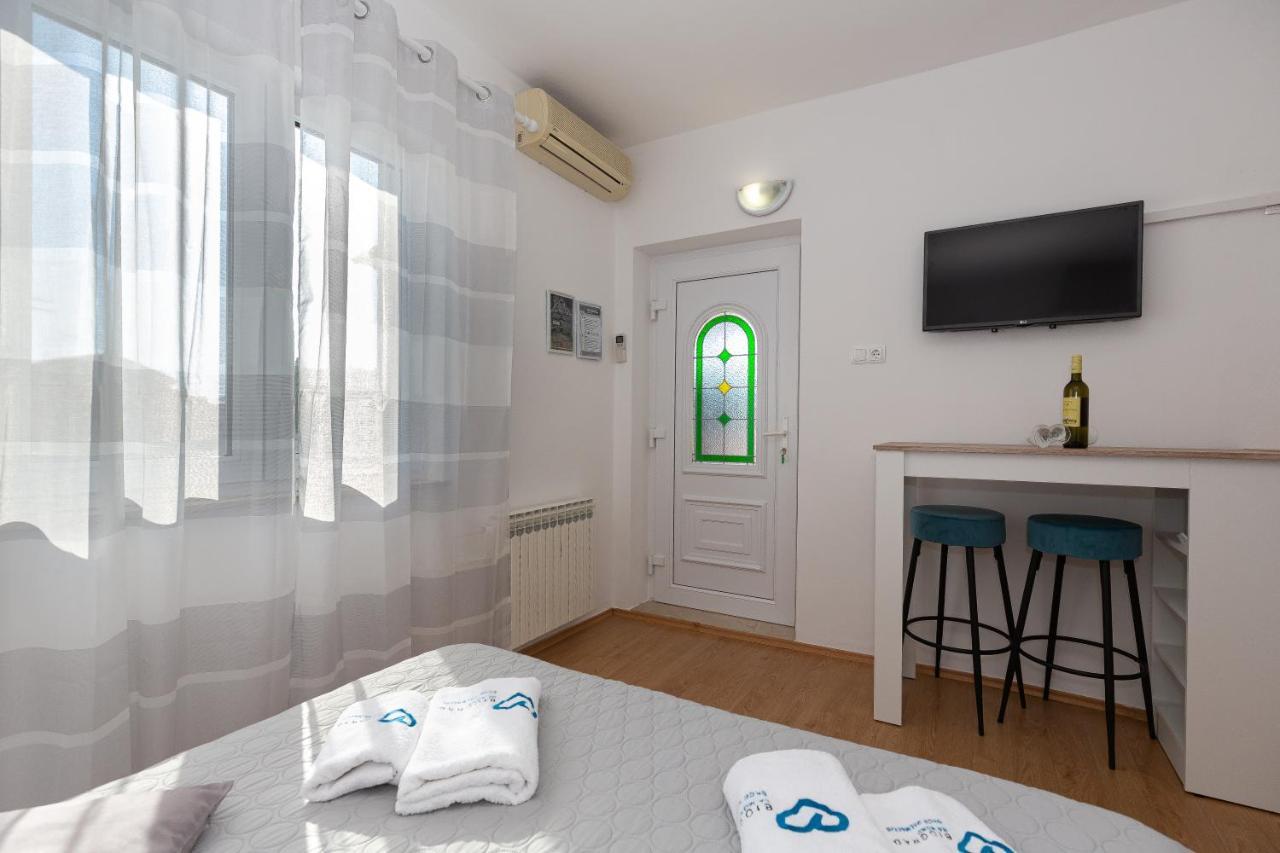 Apartments Tolic ビオグラード・ナ・モル エクステリア 写真
