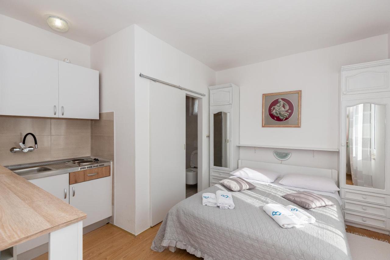 Apartments Tolic ビオグラード・ナ・モル エクステリア 写真